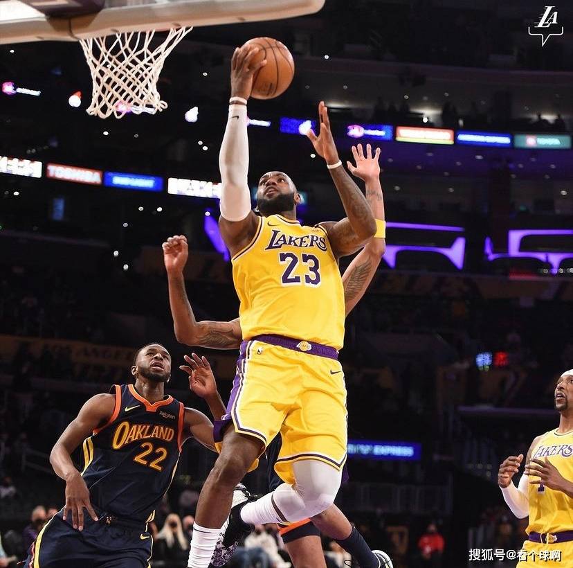 亚博体育-Uzi在湖人比赛中关键助攻，绝杀引发热议！的简单介绍